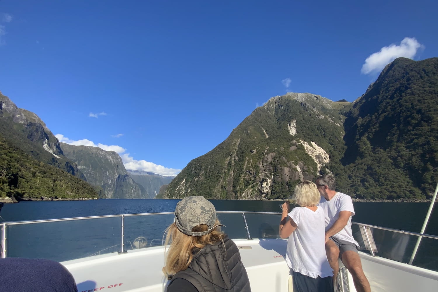 Incredible scenic beauty in the Fiordland National Park and Milford Sound